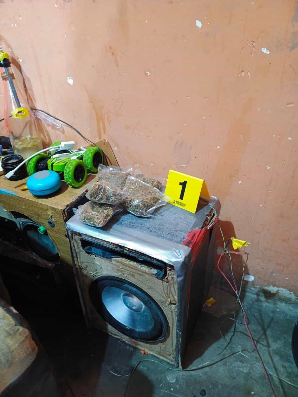 Elementos de la Agencia Estatal de Investigaciones catearon un domicilio en el municipio de El Carmen, donde aseguraron droga y una tabla para torturas.