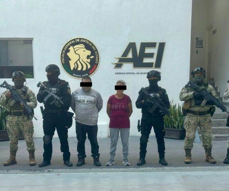 Detienen a pareja con arma larga y droga en Juárez