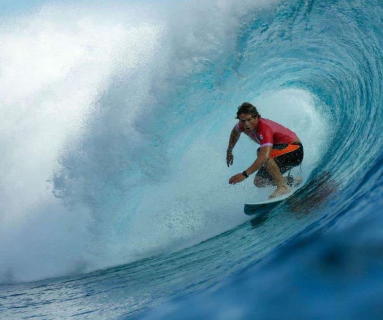 Alan Cleland avanza a los octavos de final de surf en París