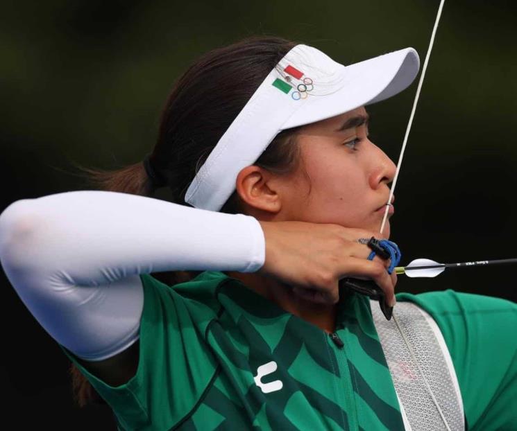 La arquera Ángela Ruiz celebra cumpleaños 18 con medalla en París