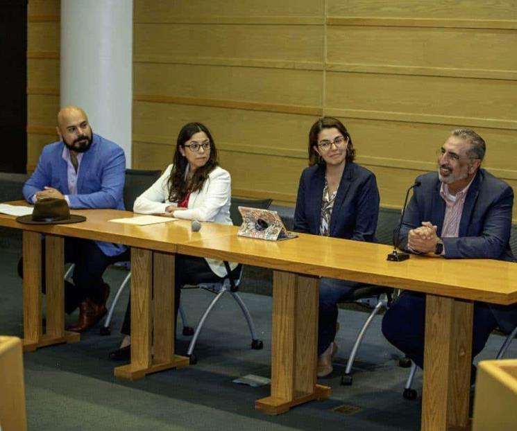 Dialogan con expertos sobre educación ambiental