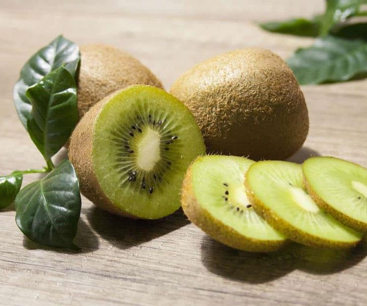 El kiwi sirve para tratar el catarro, la congestión nasal y la gripe