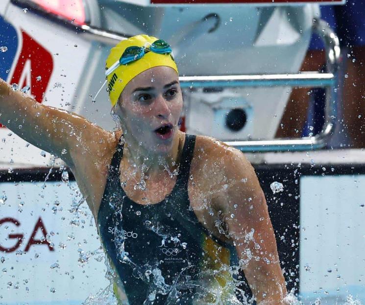 Se reparten medallas en la piscina