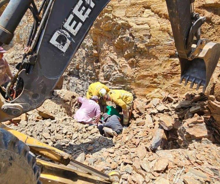 Suspende Santiago obra donde se suscita derrumbe