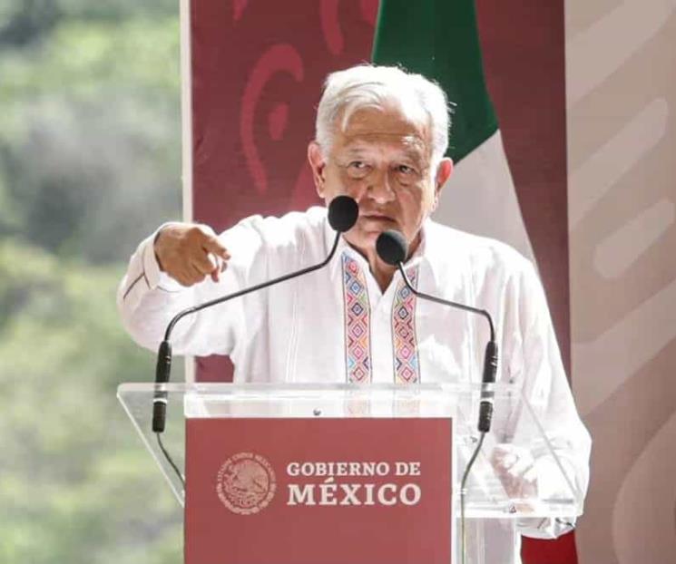 Reclusos que tengan información sobre Ayotzinapa hablen: AMLO