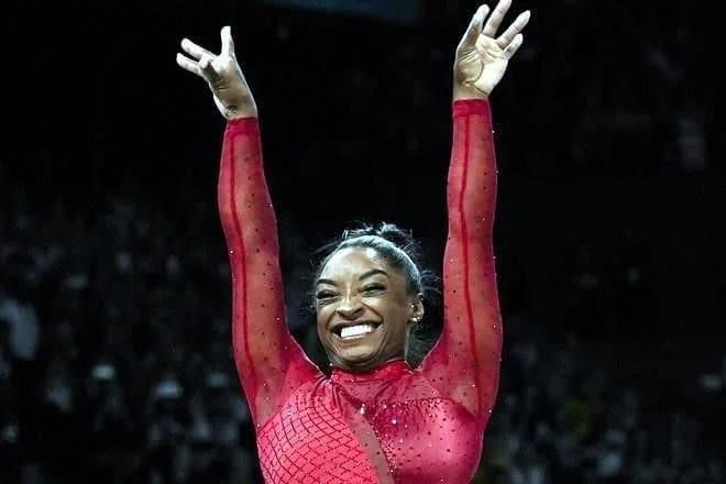 Gana Simone Biles su tercer oro en París 2024