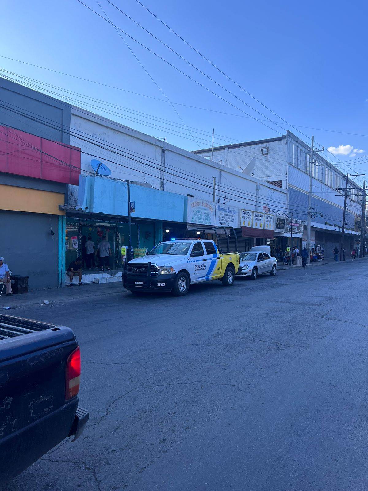 Un hombre resultó con una herida por arma blanca en el tórax, luego de participar en una riña en vía pública, su agresor logró escapar en el centro de la ciudad.