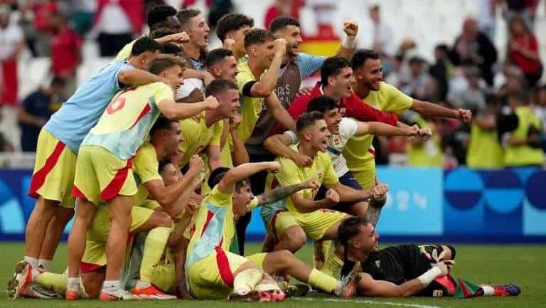 Francia y España, a la final de futbol