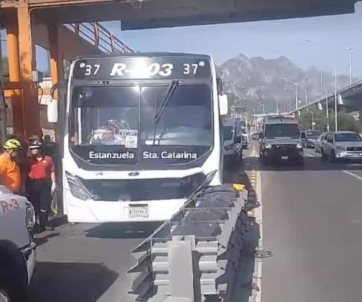 Resultan 8 lesionados tras camionazo en SC