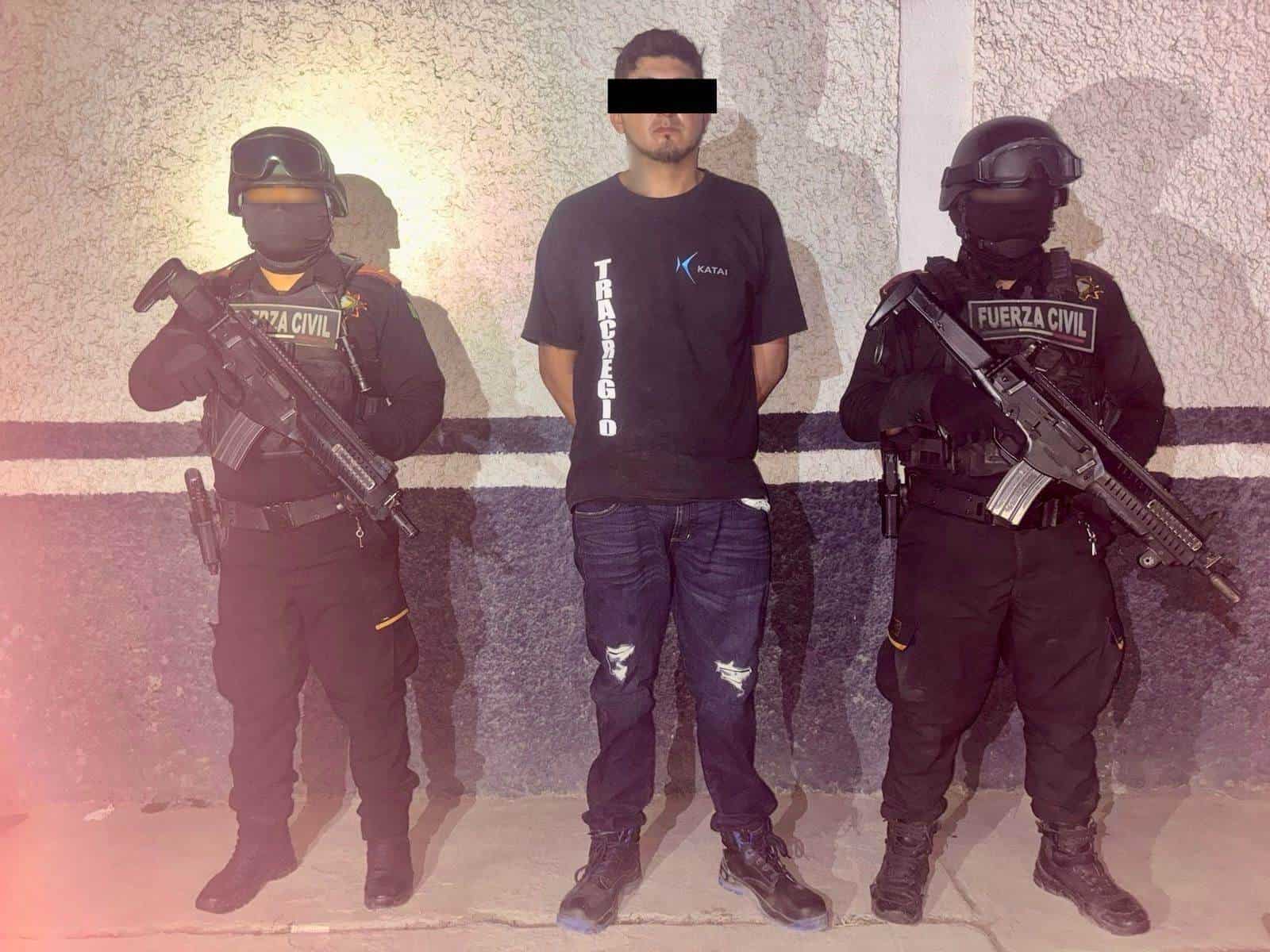 Detienen a 2 con armas de fuego