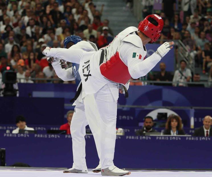 Pierde Carlos Sansores y deja ir el bronce en taekwondo