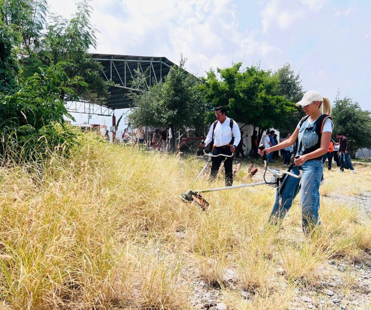 Realizan acciones de deshierbe en 90 escuelas de SC