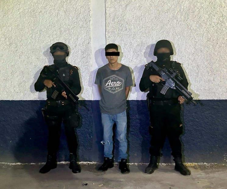 Cae sujeto con arma de fuego y droga