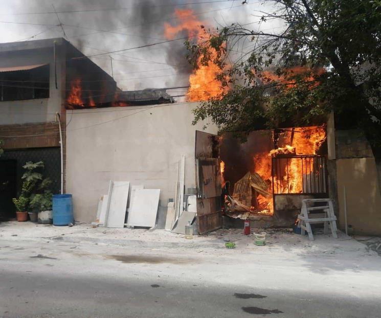 Arde vivienda utilizada como carpintería