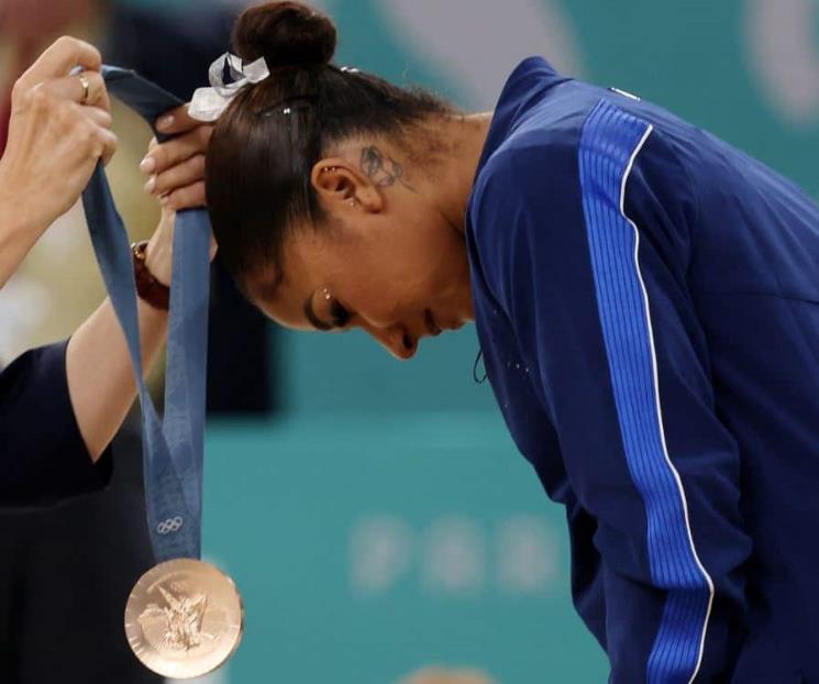 Retira TAS bronce a gimnasta estadounidense