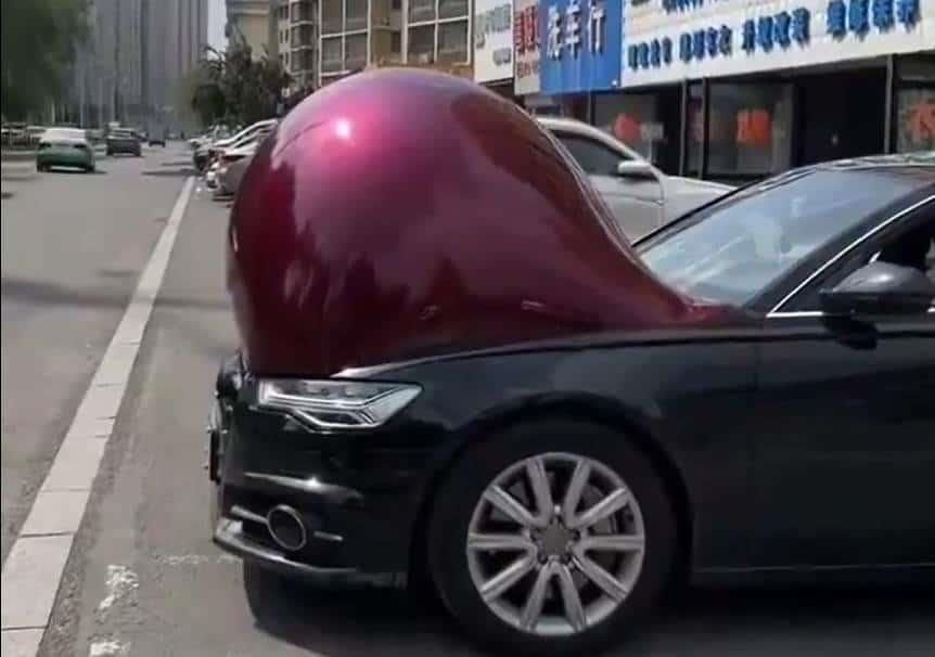 Calor extremo inflama a los carros en China