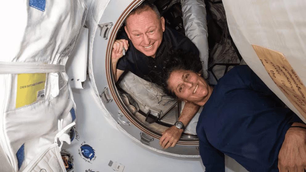 Astronautas varados podrían regresar a tierra gracias a SpaceX