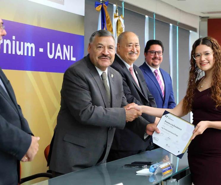 Entregan Ternium y UANL Premio a la Excelencia a 14 alumnos