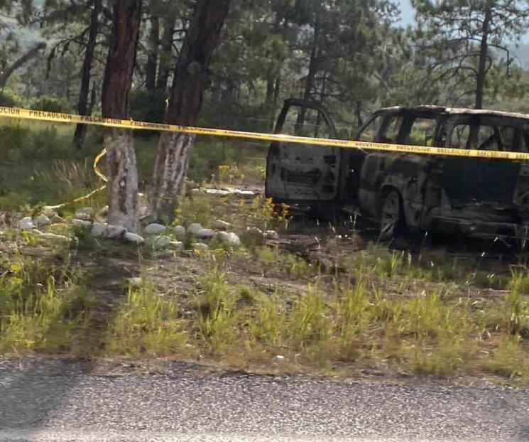 Abandonan y queman camioneta