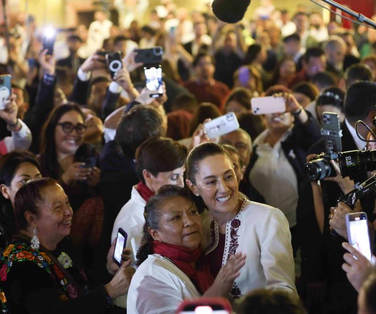 AMLO celebra mensaje de Sheinbaum para las mujeres