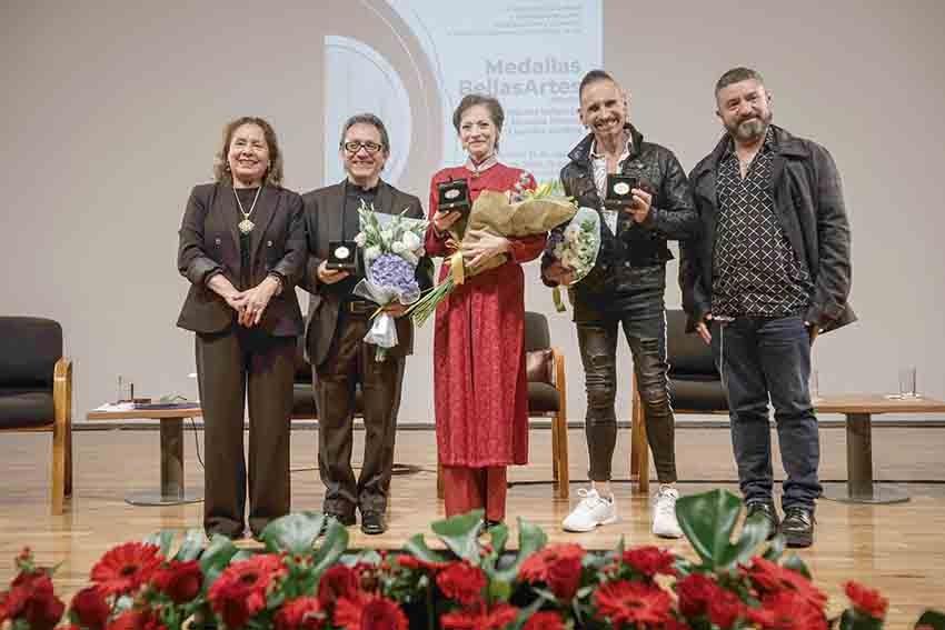 Dedican Artistas Medalla Bellas Artes a su público