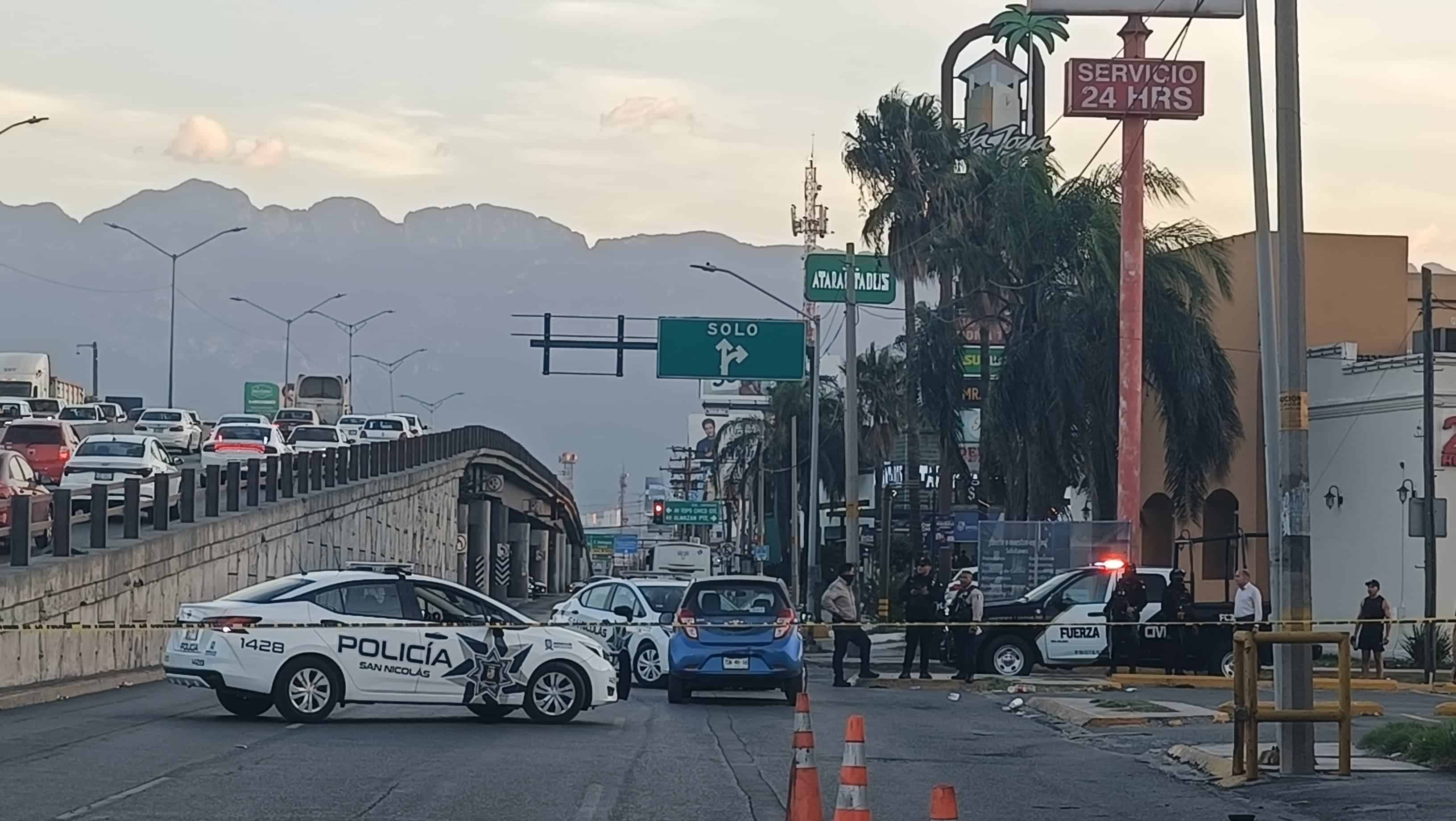 Intensa movilización se suscitó frente a una plaza comercial luego de que policías de San Nicolás detuvieran a un presunto delincuente a quien se le atribuyen varios atracos.