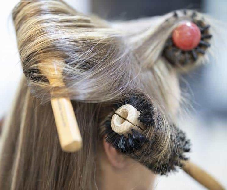 ¿Cepillar el pelo mojado? Errores comunes al lavar tu cabello