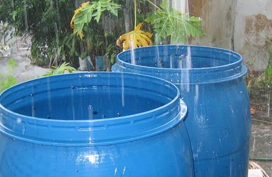 Explican usos y alcance del agua de lluvia en casa