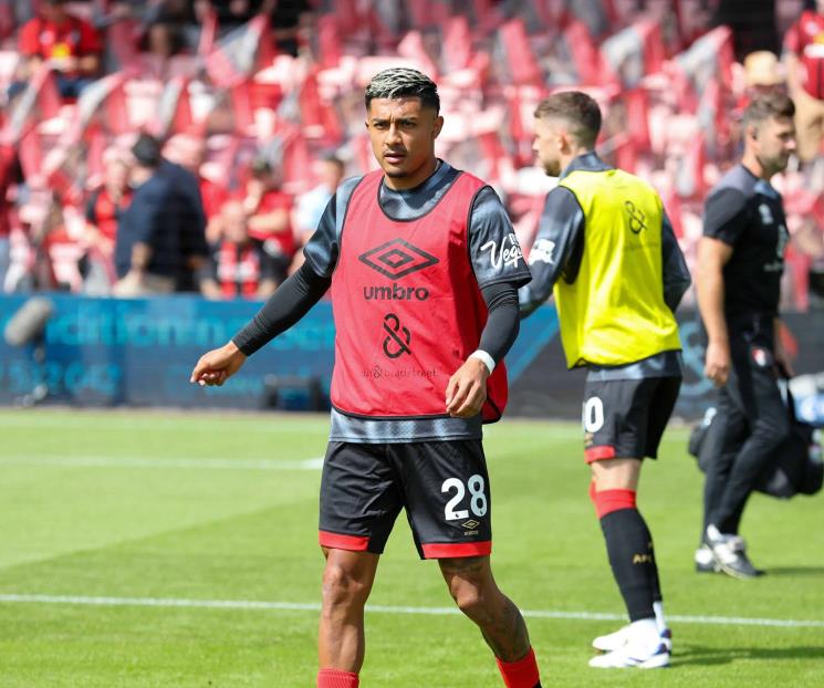 Tiene Julián Araujo su primera titularidad con Bournemouth