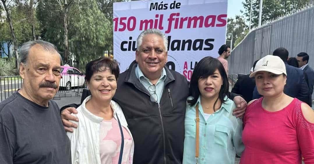 Marea Rosa entrega 150 mil firmas ante TEPJF