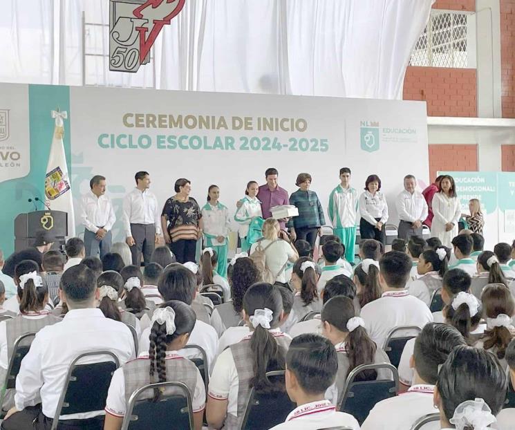 Inician un millón 72 mil alumnos el ciclo escolar 2024-2025