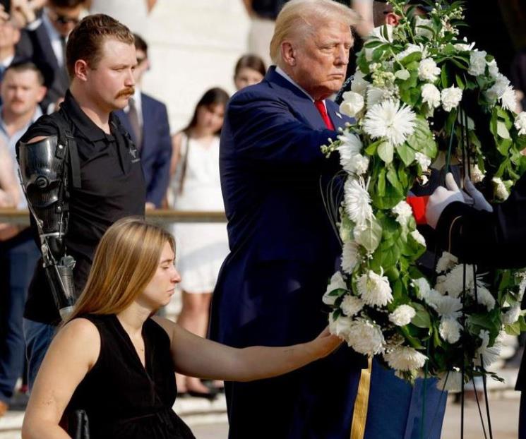 Termina ceremonia en Arlington en altercado con equipo de Trump