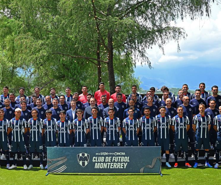 Rayados y Rayadas se toman la foto oficial para Apertura 2024