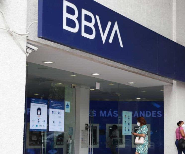 Clientes de BBVA México podrán retirar efectivo en Oxxo sin tarjeta