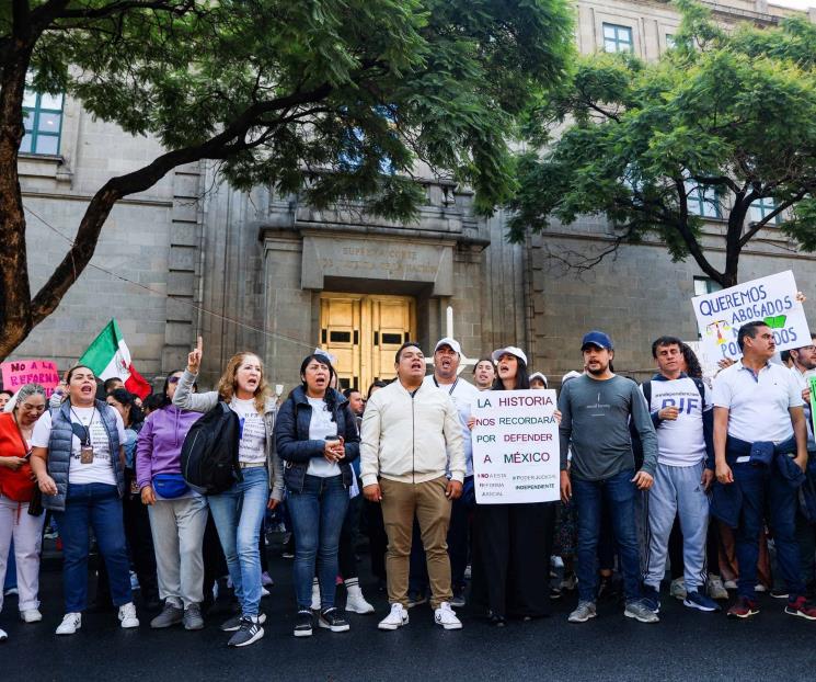 Ministros de la Corte suspenden sesión ante protestas