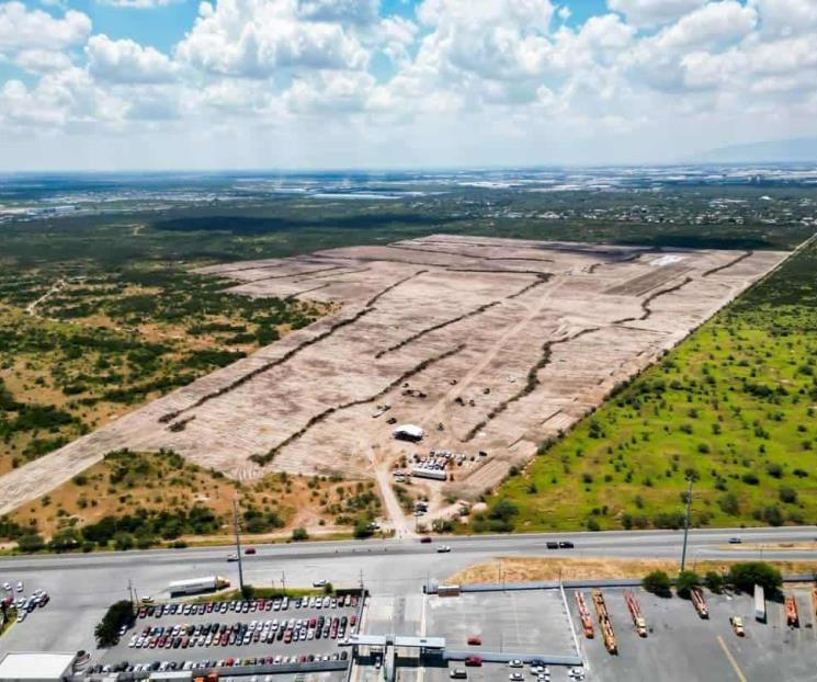 Visita Samuel terreno donde se instalará planta de Volvo