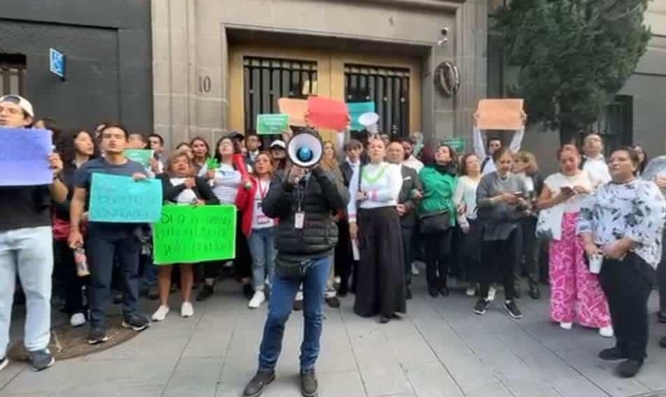 Trabajadores de SCJN cierran accesos en rechazo a reforma judicial