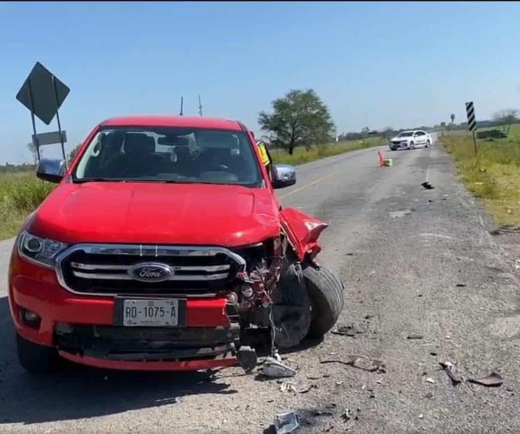 Embiste a motociclista y lo deja grave