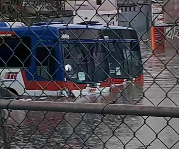 Se inunda estación Talleres del Metro y suspenden TransMetro