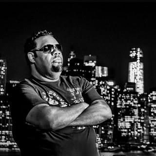 Muere rapero Fatman Scoop tras desplomarse escenario 