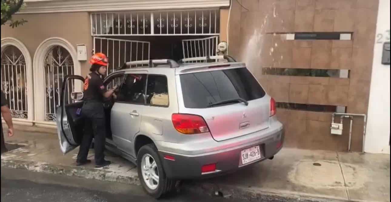 Una mujer terminó con lesiones de consideración, al estrellarse contra la fachada de una vivienda en el municipio de San Pedro.