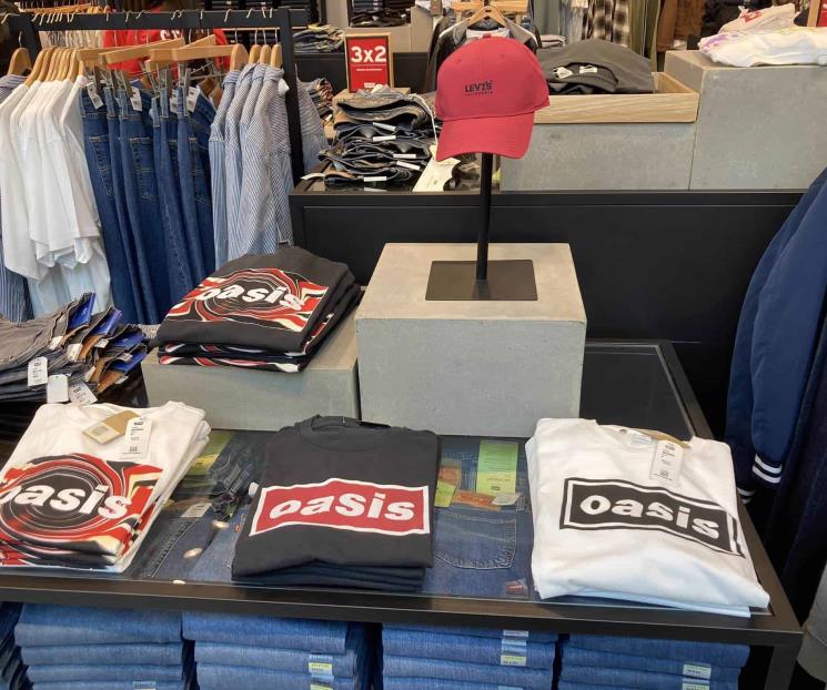 Lanza Levis línea de ropa de Oasis