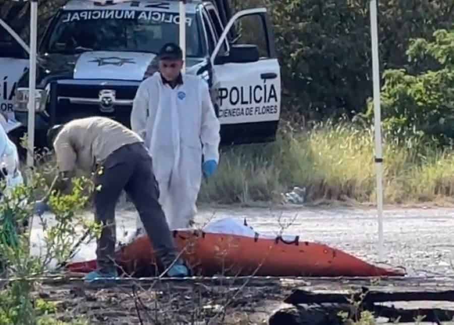 Un hombre que trabaja como sicario para un grupo de la delincuencia organizada, fue sentenciado a 50 años de prisión por el homicidio calificado de dos adolescentes, entre ellos una joven, en el municipio de Ciénega de Flores.