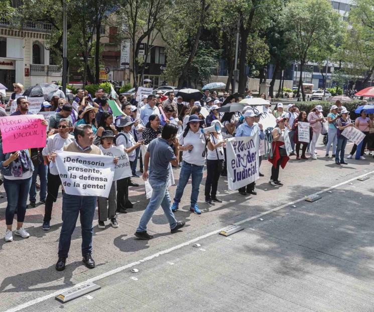 Reportan presencia de manifestantes del PJF en el Senado