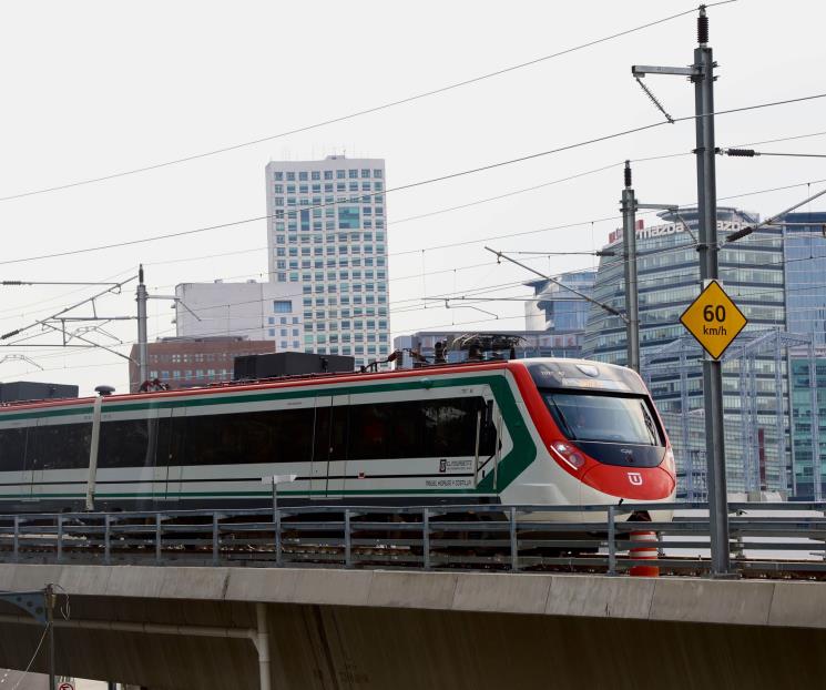 AMLO considera muy bueno funcionamiento del Tren México-Toluca