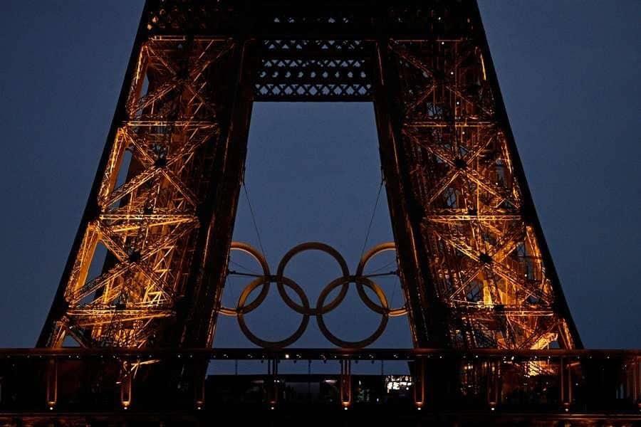 Anillos Olímpicos seguirán en la torre Eiffel hasta 2028