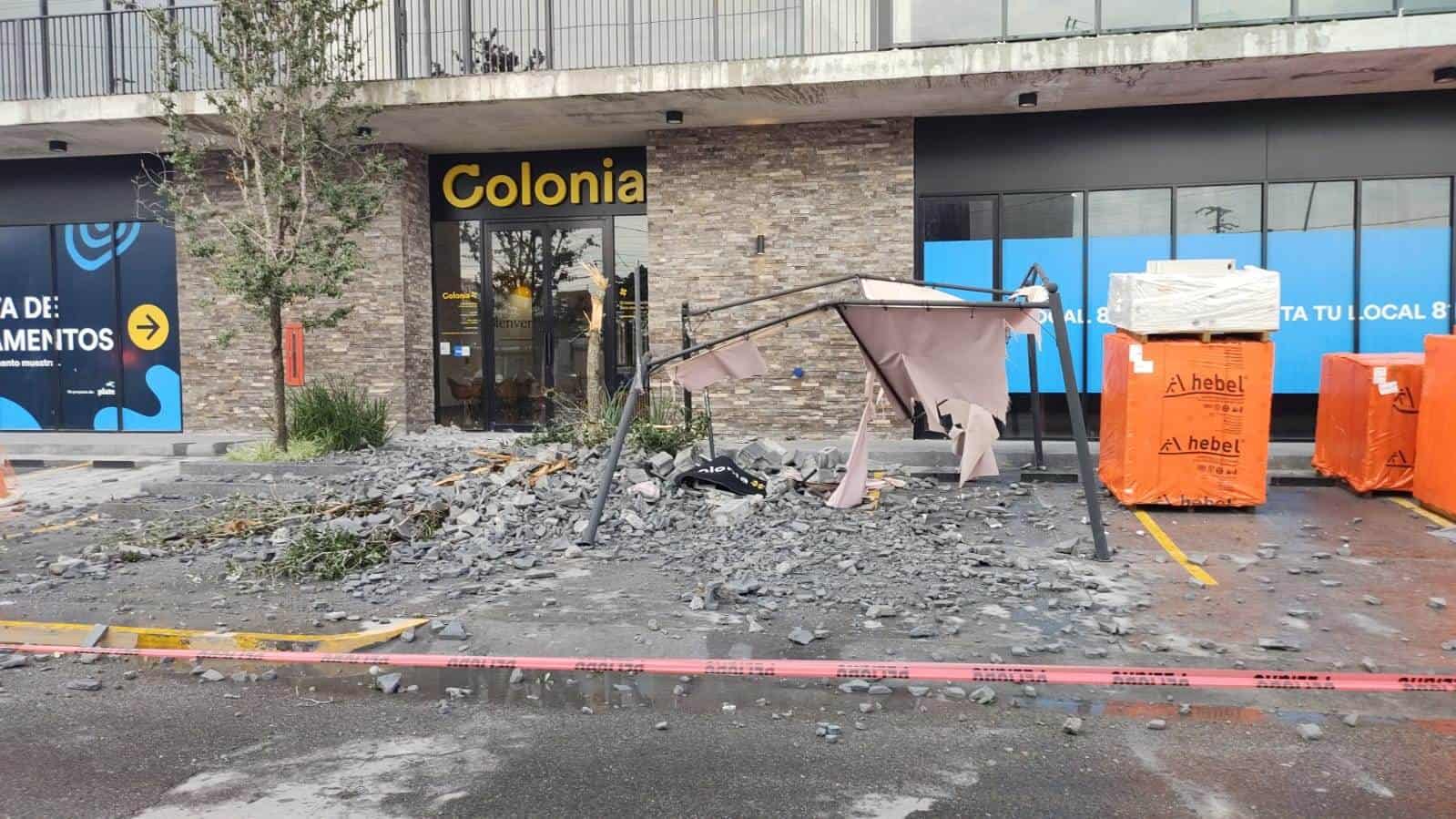 Una mujer que trabaja en una construcción de un edificio ubicado en el centro de la ciudad, perdió la vida en forma trágica, al caerle encima una barda.