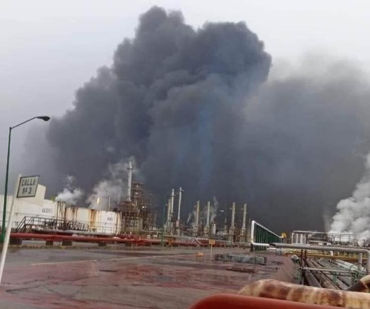 Incendio en refinería de Salina Cruz está bajo control