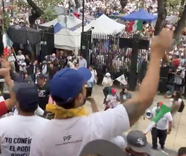 Manifestantes del Poder Judicial interrumpen sesión en el Senado