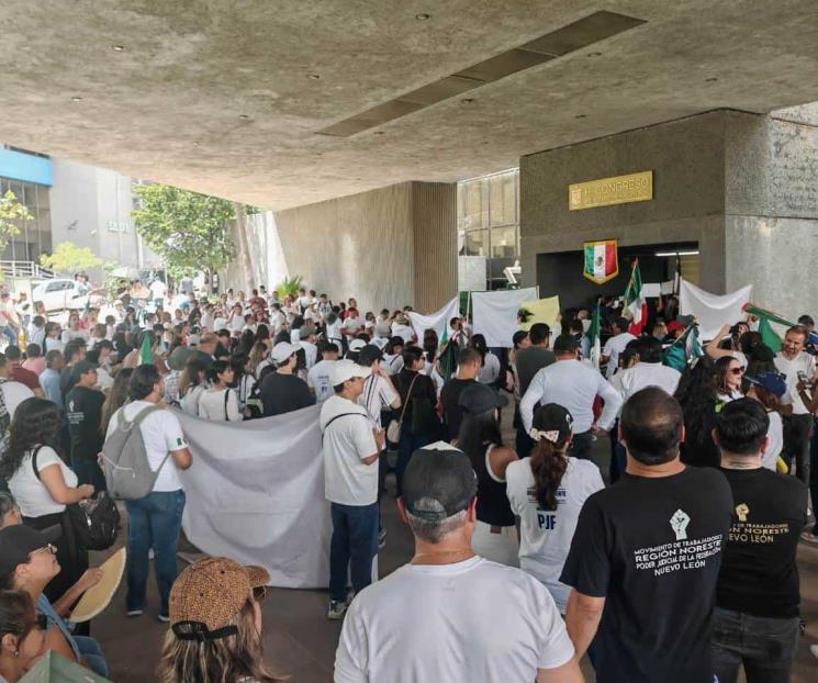 Intentan empleados del PJF irrumpir en el Congreso